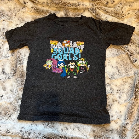 $8 when bundled - Teen Titans Dark Grey T-Shirt - Kids Medium - Bundle Discount - Picture 1 of 4